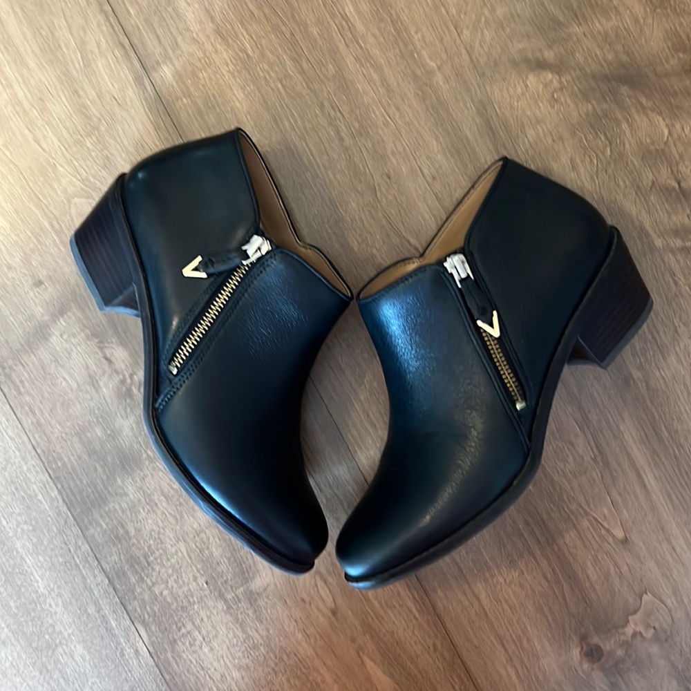 Vionuc Joy Jolene Black Ankle Boots